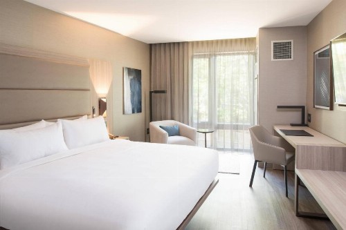 AC Hotel by Marriott Boston Cleveland Circle - image 4