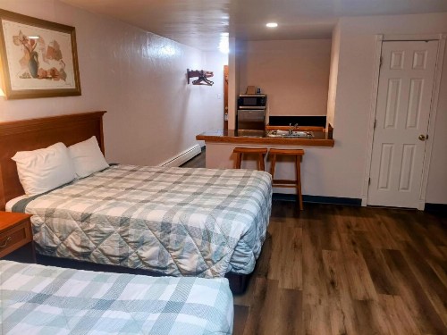 Sands Motel - image 11