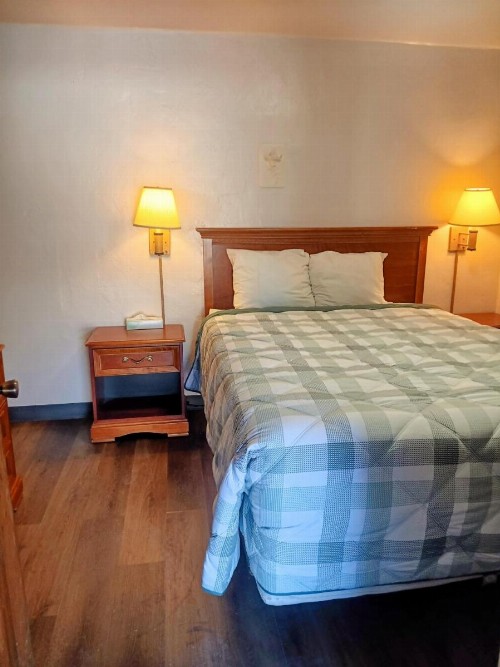 Sands Motel - image 13