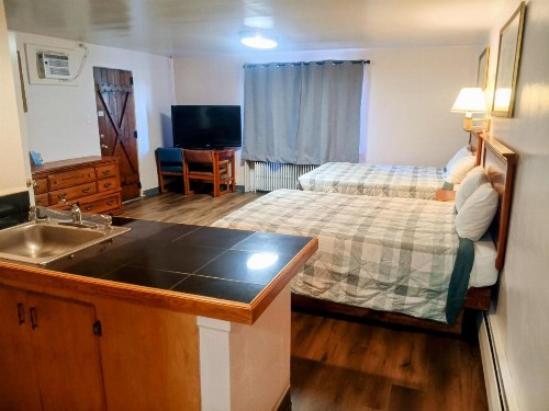 Sands Motel - image 16