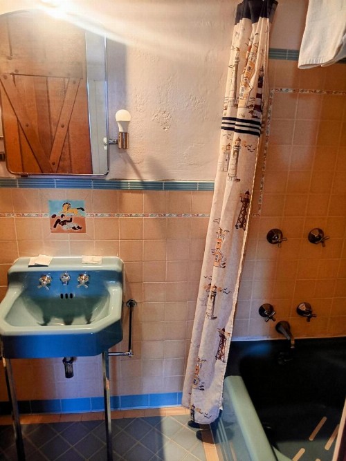 Sands Motel - image 27
