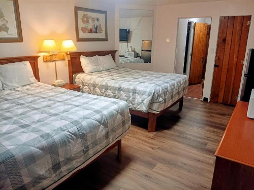 Sands Motel - image 35