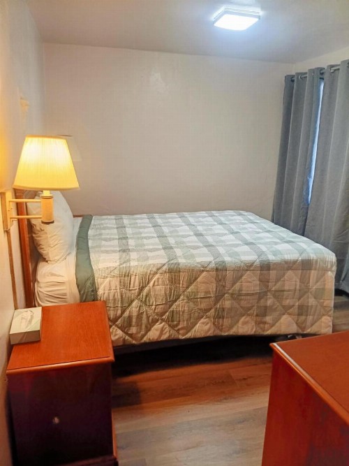 Sands Motel - image 5