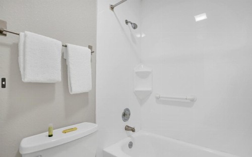 Bridgeview Inn - image 13