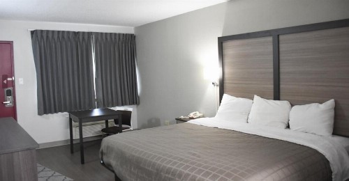 Bridgeview Inn - image 18