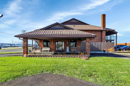 Bridgeview Inn - image 8