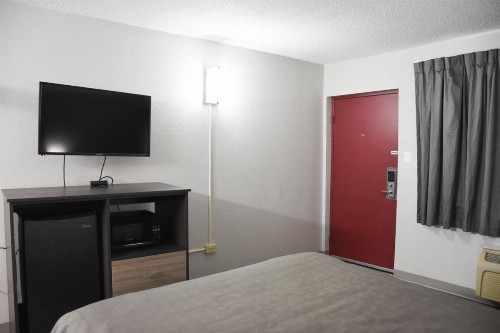 Bridgeview Inn - image 9