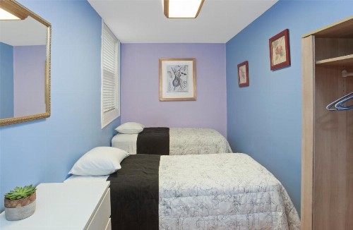 Chicago Parthenon Hostel - image 30