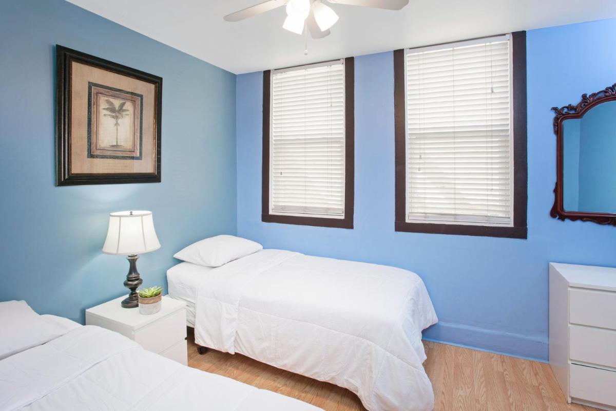 Chicago Parthenon Hostel - image 4