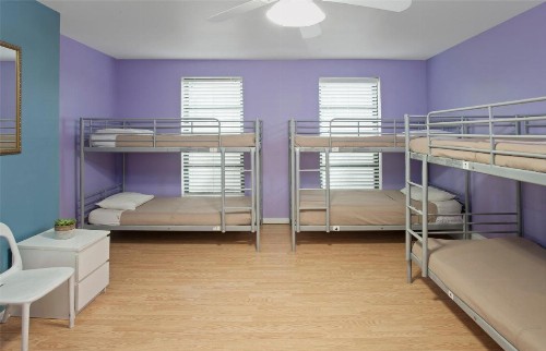 Chicago Parthenon Hostel - image 6