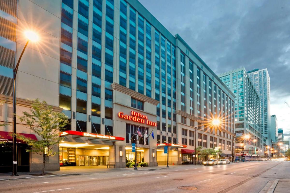 Hilton Garden Inn Chicago Downtown/Magnificent Mile - main image