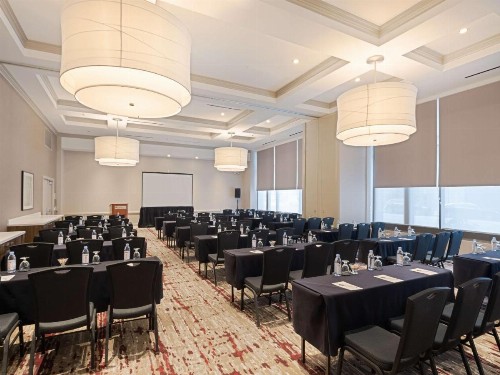 Hilton Garden Inn Chicago Downtown/Magnificent Mile - image 16