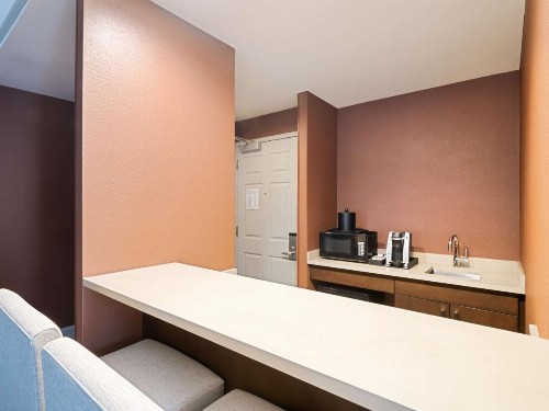 Hilton Garden Inn Chicago Downtown/Magnificent Mile - image 28