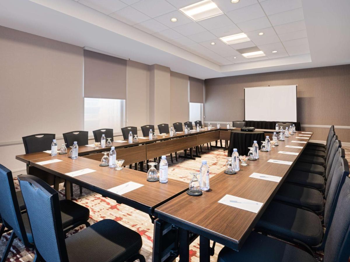 Hilton Garden Inn Chicago Downtown/Magnificent Mile - image 6