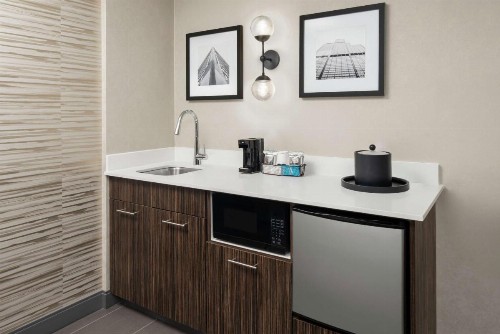 Hampton Inn & Suites Chicago-Downtown - image 15