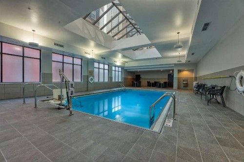 Hampton Inn & Suites Chicago-Downtown - image 4