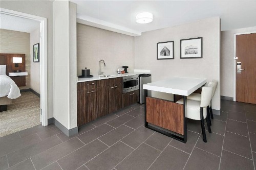 Hampton Inn & Suites Chicago-Downtown - image 48