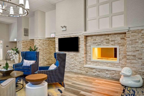 Homewood Suites by Hilton Chicago-Downtown - image 2