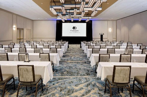 DoubleTree by Hilton Chicago Magnificent Mile - image 16