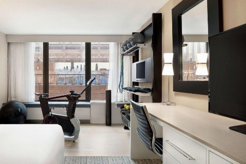 DoubleTree by Hilton Chicago Magnificent Mile - image 21
