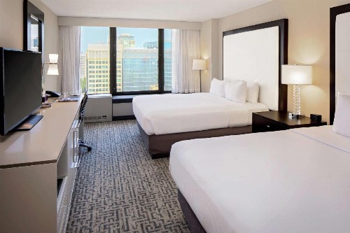 DoubleTree by Hilton Chicago Magnificent Mile - image 24
