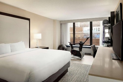 DoubleTree by Hilton Chicago Magnificent Mile - image 39