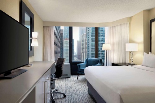 DoubleTree by Hilton Chicago Magnificent Mile - image 41