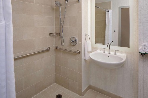 DoubleTree by Hilton Chicago Magnificent Mile - image 44