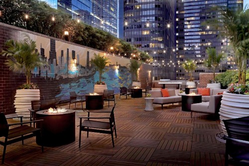 DoubleTree by Hilton Chicago Magnificent Mile - image 5