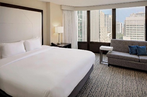 DoubleTree by Hilton Chicago Magnificent Mile - image 50