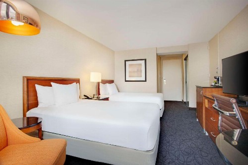 Hilton Chicago O'Hare Airport - image 12