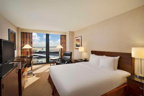 Hilton Chicago O'Hare Airport - image 16