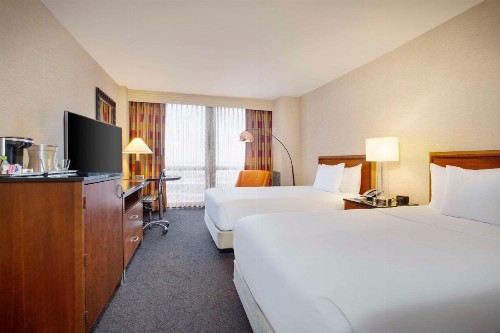 Hilton Chicago O'Hare Airport - image 17