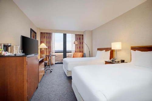 Hilton Chicago O'Hare Airport - image 18