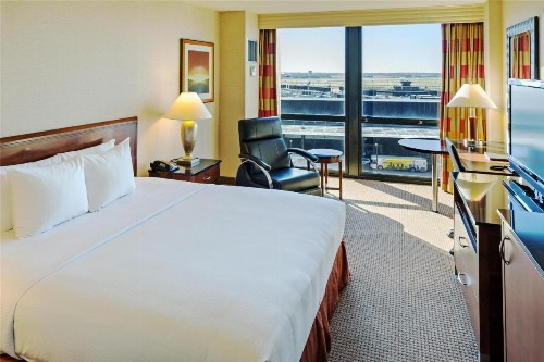 Hilton Chicago O'Hare Airport - image 19