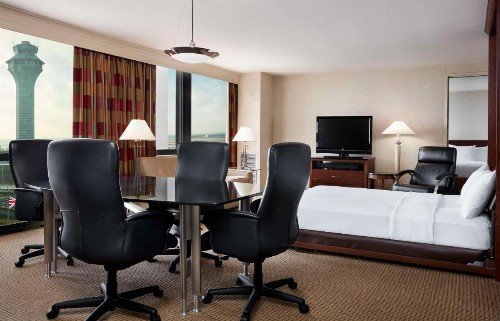 Hilton Chicago O'Hare Airport - image 48