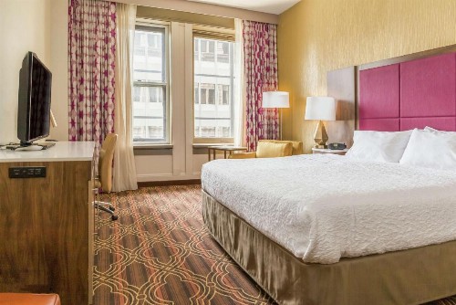 Hampton Inn Majestic Chicago Theatre District - image 13