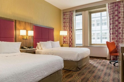 Hampton Inn Majestic Chicago Theatre District - image 17