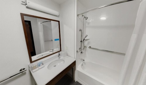 Hampton Inn Majestic Chicago Theatre District - image 23