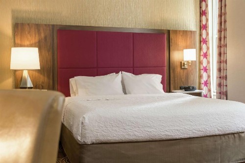 Hampton Inn Majestic Chicago Theatre District - image 26