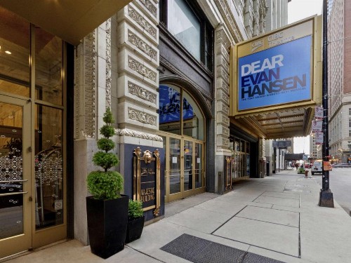 Hampton Inn Majestic Chicago Theatre District - image 9