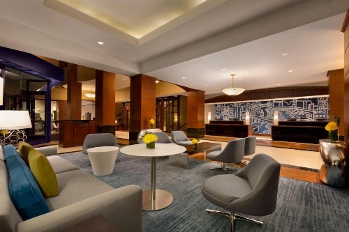 Hilton Chicago Magnificent Mile Suites - image 4