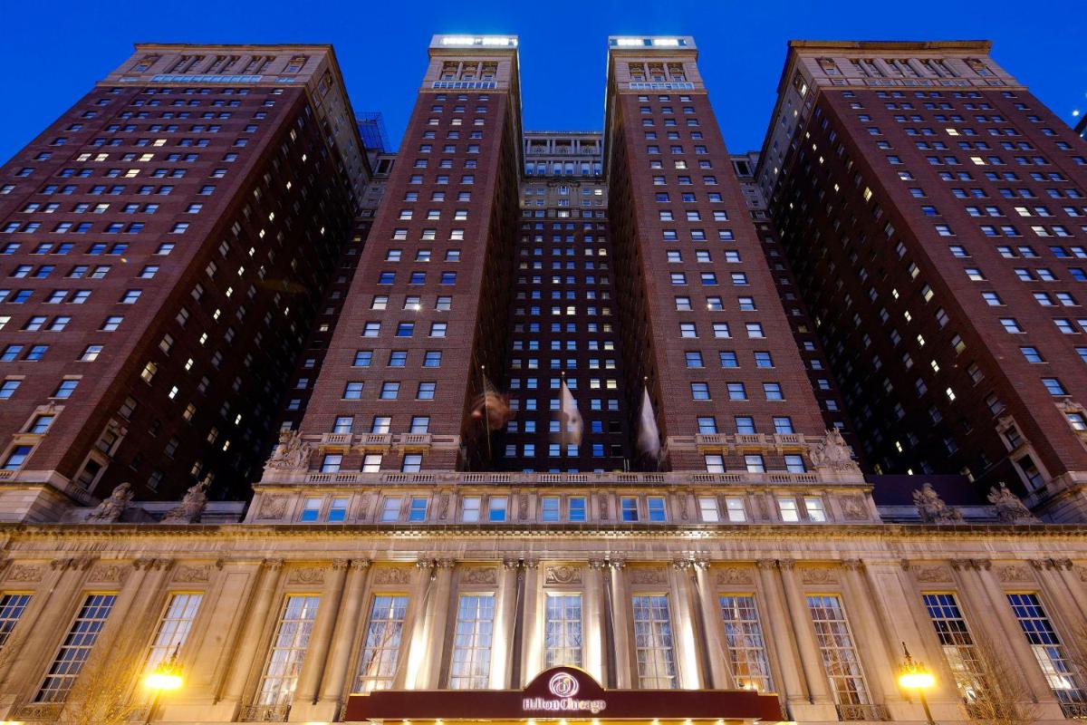 Hilton Chicago - image 2