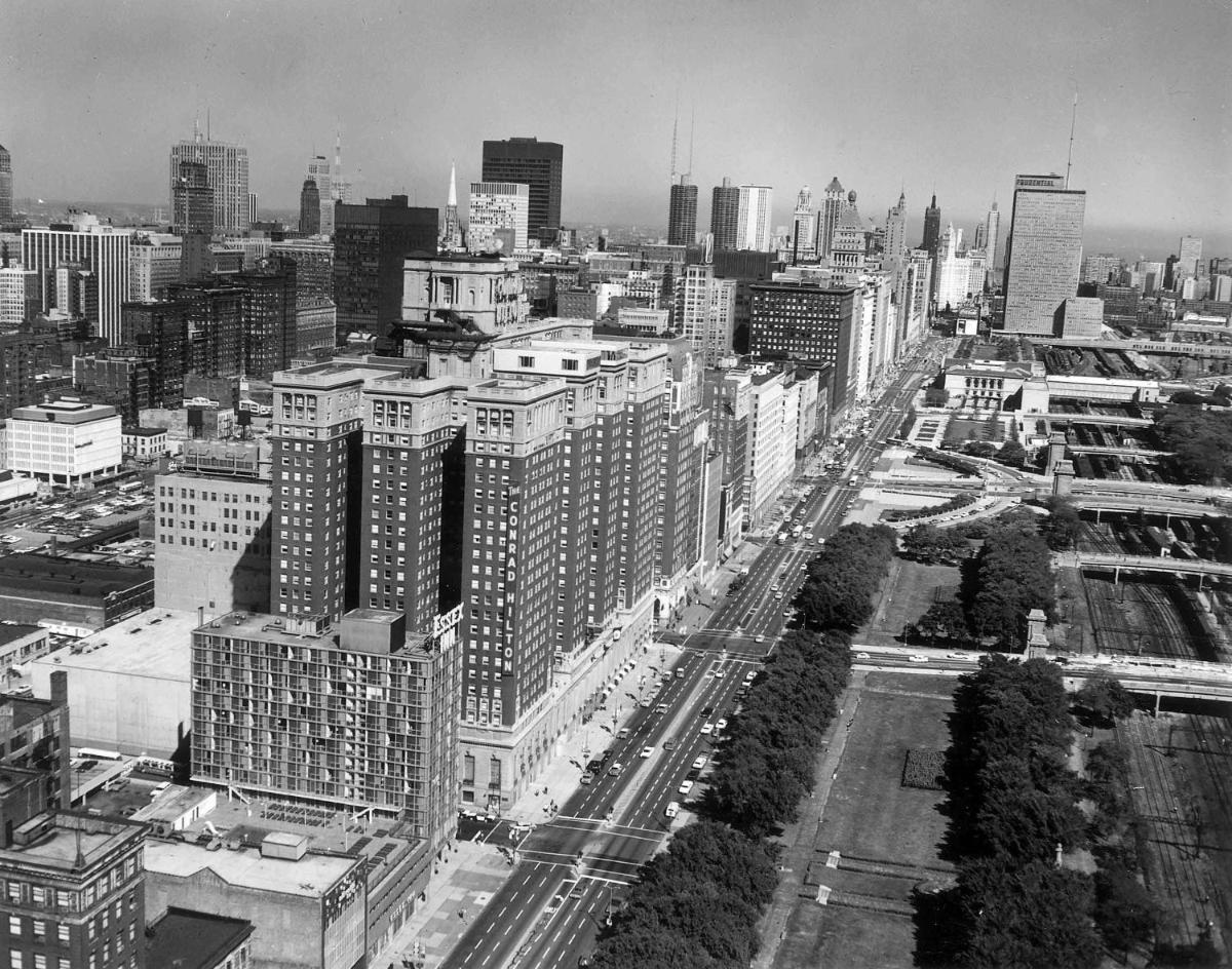 Hilton Chicago - image 3