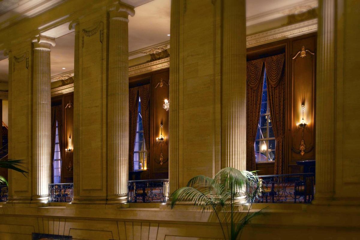 Hilton Chicago - image 5