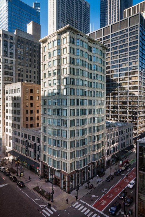 Staypineapple An Iconic Hotel The Loop - image 1
