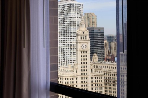 Hyatt Regency Chicago - image 10