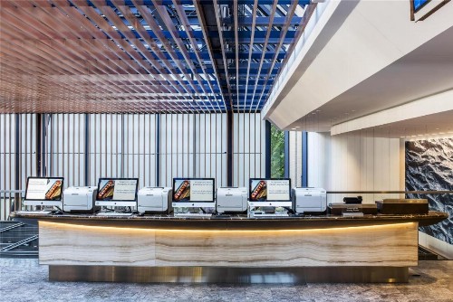 Hyatt Regency Chicago - image 14