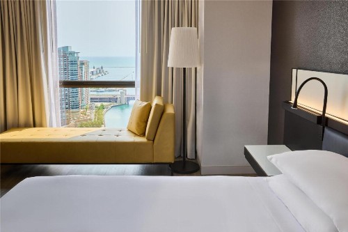 Hyatt Regency Chicago - image 40