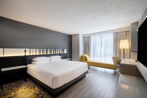 Hyatt Regency Chicago - image 5